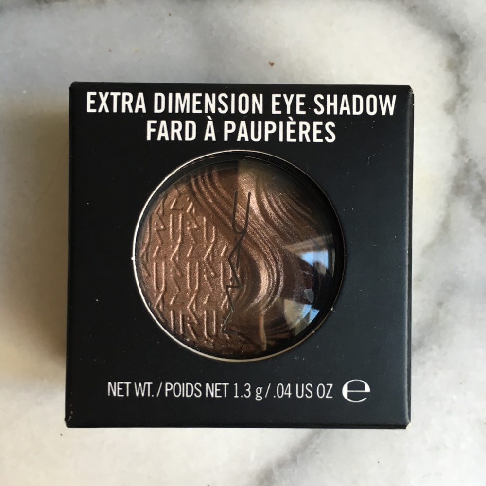 MAC extra dimension eye shadow in "Havana"